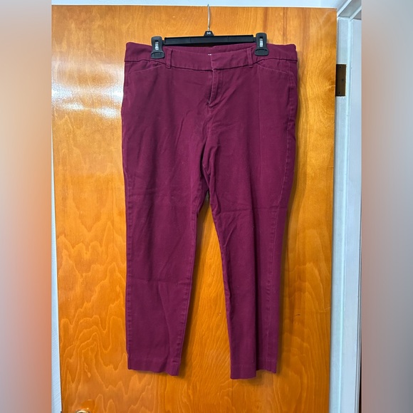 Old Navy Maroon Skinny Pixie Pants - Picture 3 of 3